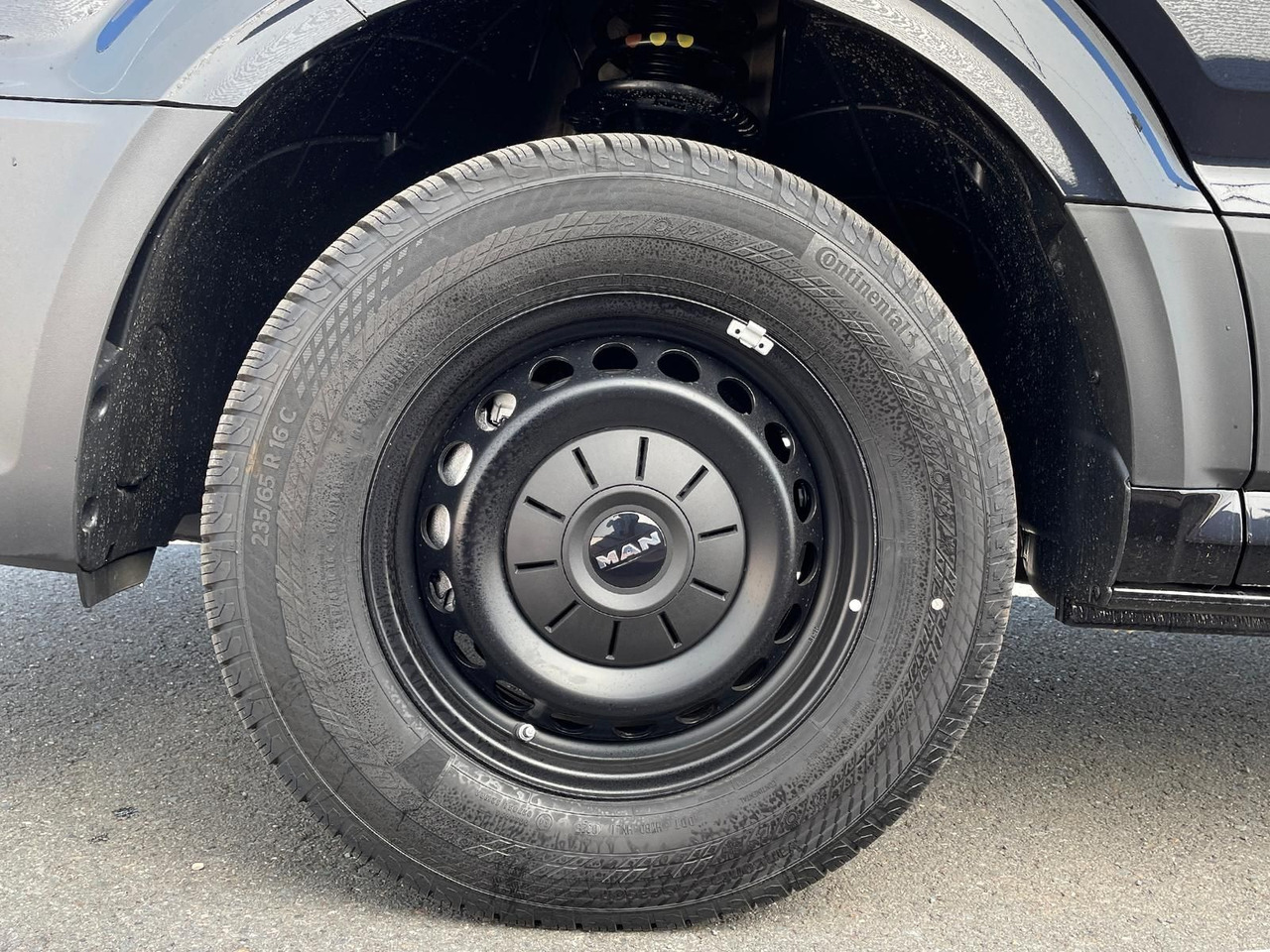 Νέα Μικρό φορτηγό με καρότσα, Διπλοκάμπινο ελαφρύ επαγγελματικό MAN TGE 3.180 Pritsche DOKA LR 4x4 ACC LED DIFF-SPER: φωτογραφία 29