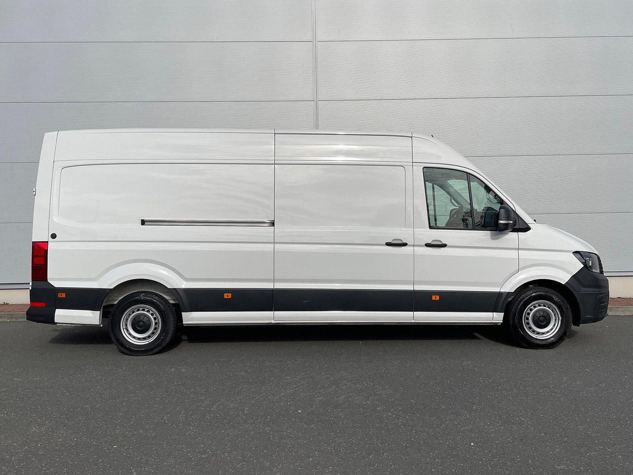 Volkswagen Crafter Kasten 35 L4H3 Autom. NAVI KAMERA KLIMA - Βαν: φωτογραφία 5 Volkswagen Crafter Kasten 35 L4H3 Autom. NAVI KAMERA KLIMA - Βαν: φωτογραφία 5
