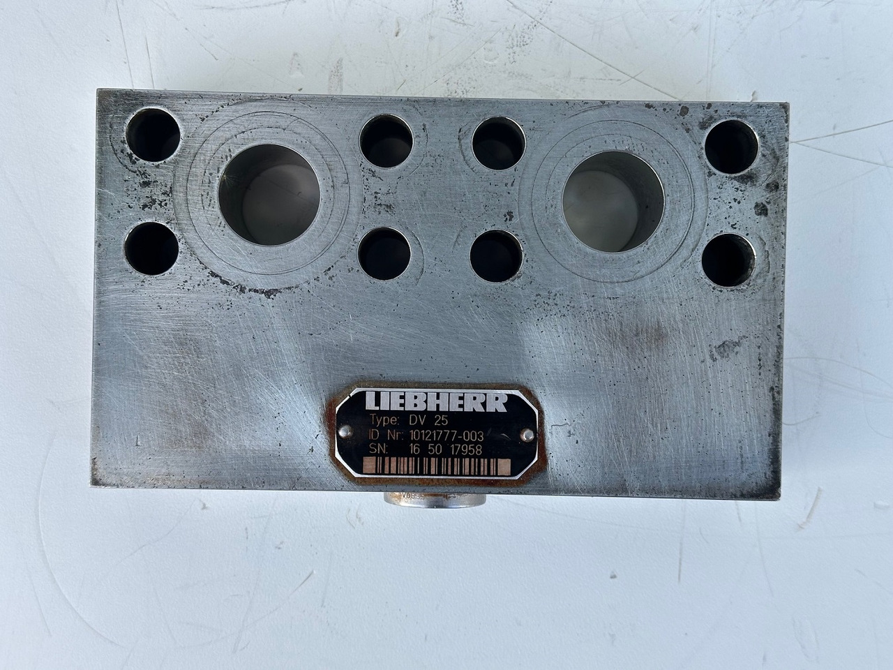 Liebherr Dämpfungsventil ID-Nr.10121777. P924 COMP, P926, R926, R916, R922, R924 COMP, R924, R926 COMP, R926, R930, R936, R946, R950 T, R960 T. #10121777.43199# - Μειωτήρας περιστροφής για Κατασκευή μηχανήματα: φωτογραφία 5 Liebherr Dämpfungsventil ID-Nr.10121777. P924 COMP, P926, R926, R916, R922, R924 COMP, R924, R926 COMP, R926, R930, R936, R946, R950 T, R960 T. #10121777.43199# - Μειωτήρας περιστροφής για Κατασκευή μηχανήματα: φωτογραφία 5