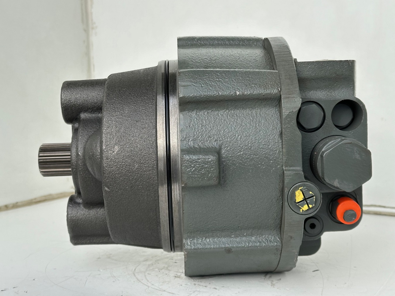 Liebherr Hydraulikeinbaumotor CMVE O 135. ID-Nr.10129570 - ID-Nr.11439804. FAT400P112 - FAT550P093. R930, R934, R936, R940, R944, R946, R950T. #10129570.21538# - Υδραυλικός κινητήρας για Κατασκευή μηχανήματα: φωτογραφία 3 Liebherr Hydraulikeinbaumotor CMVE O 135. ID-Nr.10129570 - ID-Nr.11439804. FAT400P112 - FAT550P093. R930, R934, R936, R940, R944, R946, R950T. #10129570.21538# - Υδραυλικός κινητήρας για Κατασκευή μηχανήματα: φωτογραφία 3
