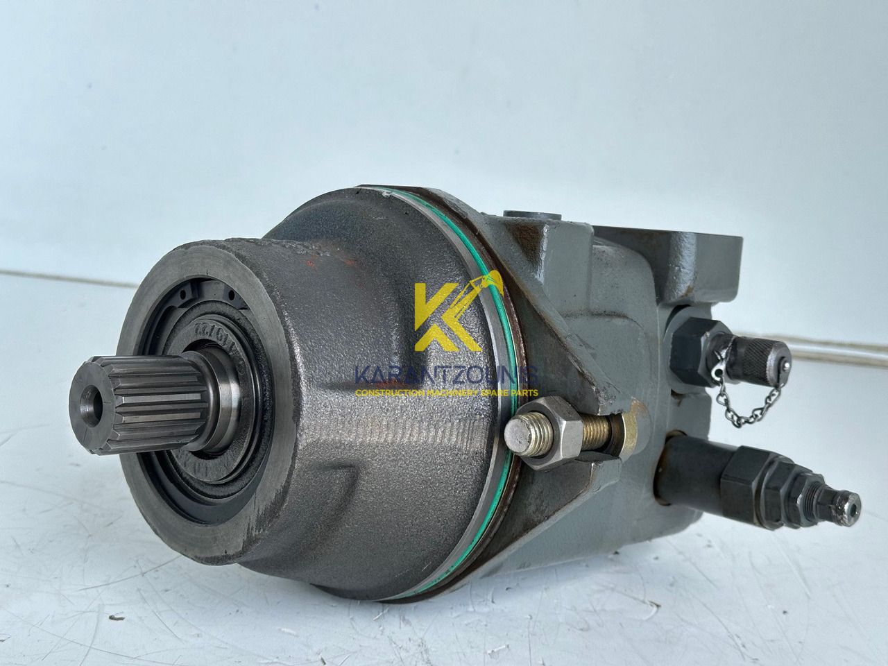 Liebherr Hydraulikeinbaumotor Typ:FMF058, ID-Nr.10122576 - ID-Nr.10145827 - ID-Nr.11371069. LOS1906, P924 COMP , R906, R906 PROTO, R916, R922, R924, R924 COMP, R926 COMP, R926 K LC. #39780# - Υδραυλικός κινητήρας για Εκσκαφέας: φωτογραφία 1 Liebherr Hydraulikeinbaumotor Typ:FMF058, ID-Nr.10122576 - ID-Nr.10145827 - ID-Nr.11371069. LOS1906, P924 COMP , R906, R906 PROTO, R916, R922, R924, R924 COMP, R926 COMP, R926 K LC. #39780# - Υδραυλικός κινητήρας για Εκσκαφέας: φωτογραφία 1