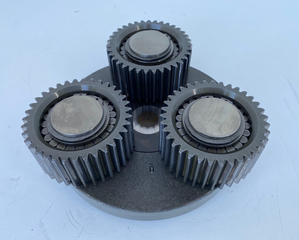 Liebherr Planetenträger ID-Nr.970559601 mit Planetenrad ID-Nr.944305703 - ID-Nr.90213986. A900,A904,A913 COMP,A914 COMP,A914,A916 COMP,A916,A918 COMP,A918,A920,A922 RAIL A924 RAIL,LH18,LH22,LH24,LH2 - Μειωτήρας περιστροφής για Κατασκευή μηχανήματα: φωτογραφία 2 Liebherr Planetenträger ID-Nr.970559601 mit Planetenrad ID-Nr.944305703 - ID-Nr.90213986. A900,A904,A913 COMP,A914 COMP,A914,A916 COMP,A916,A918 COMP,A918,A920,A922 RAIL A924 RAIL,LH18,LH22,LH24,LH2 - Μειωτήρας περιστροφής για Κατασκευή μηχανήματα: φωτογραφία 2