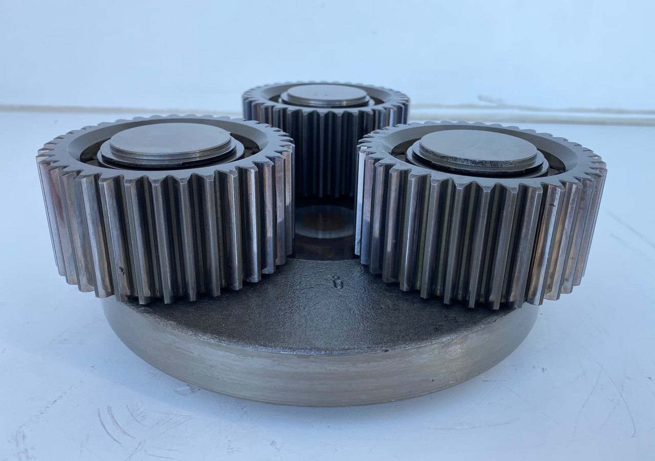 Liebherr Planetenträger ID-Nr.970559601 mit Planetenrad ID-Nr.944305703 - ID-Nr.90213986. A900,A904,A913 COMP,A914 COMP,A914,A916 COMP,A916,A918 COMP,A918,A920,A922 RAIL A924 RAIL,LH18,LH22,LH24,LH2 - Μειωτήρας περιστροφής για Κατασκευή μηχανήματα: φωτογραφία 4 Liebherr Planetenträger ID-Nr.970559601 mit Planetenrad ID-Nr.944305703 - ID-Nr.90213986. A900,A904,A913 COMP,A914 COMP,A914,A916 COMP,A916,A918 COMP,A918,A920,A922 RAIL A924 RAIL,LH18,LH22,LH24,LH2 - Μειωτήρας περιστροφής για Κατασκευή μηχανήματα: φωτογραφία 4