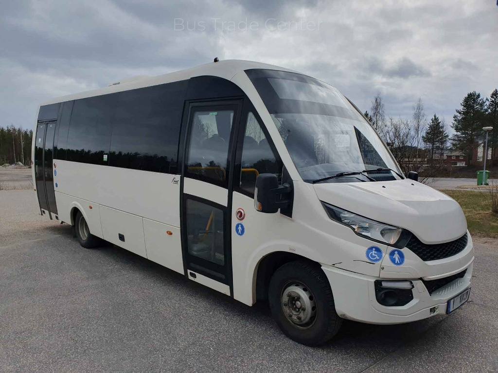 Μικρό λεωφορείο, Επιβατικό βαν IVECO First Daily 70C17: φωτογραφία 1