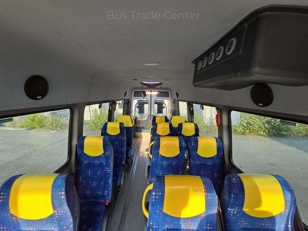 VOLKSWAGEN Crafter 50 LR // 2 units with lift - Μικρό λεωφορείο, Επιβατικό βαν: φωτογραφία 3 VOLKSWAGEN Crafter 50 LR // 2 units with lift - Μικρό λεωφορείο, Επιβατικό βαν: φωτογραφία 3