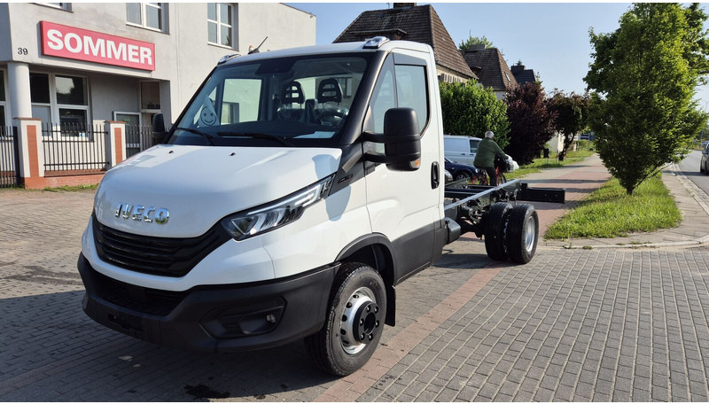 Iveco Daily 70C18 - nowe! - Φορτηγό σασί: φωτογραφία 1 Iveco Daily 70C18 - nowe! - Φορτηγό σασί: φωτογραφία 1