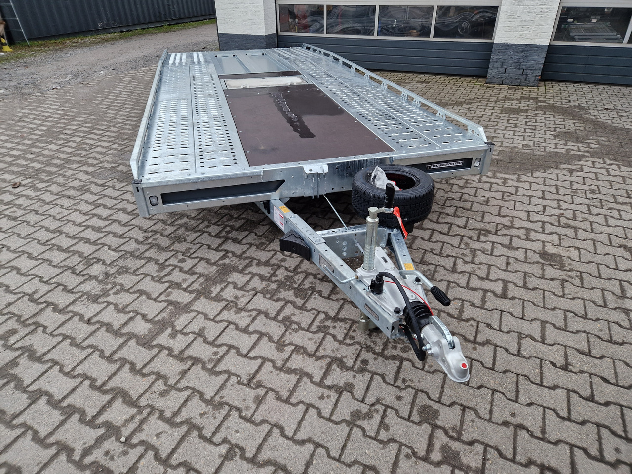 BJT T Transporter 231 550x224cm grau Tridem Alufelgen Auffahrrampen 180cm (XXL) 3500kg Aktion - Τρέιλερ μεταφοράς μηχανημάτων: φωτογραφία 2 BJT T Transporter 231 550x224cm grau Tridem Alufelgen Auffahrrampen 180cm (XXL) 3500kg Aktion - Τρέιλερ μεταφοράς μηχανημάτων: φωτογραφία 2