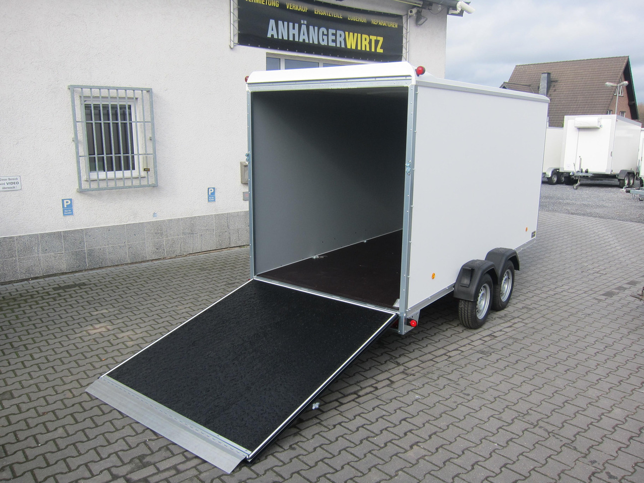 Böckmann Koffer KT 4018/27 H weiß 400x185x200cm +Auffahrrampe (XL) 2700kg - Ρυμούλκα κόφα: φωτογραφία 2 Böckmann Koffer KT 4018/27 H weiß 400x185x200cm +Auffahrrampe (XL) 2700kg - Ρυμούλκα κόφα: φωτογραφία 2
