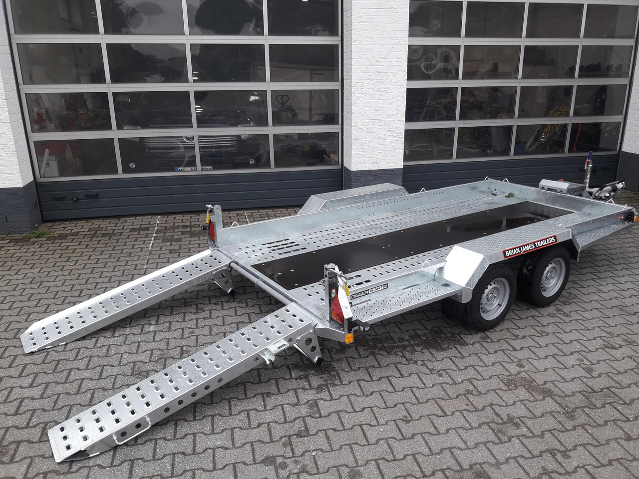 Brian James Digger Plant 543-3717-35-2 370x170cm 3500kg Rampen Reserverad 2736kg Nutzlast Aktion 24 - Τρέιλερ μεταφοράς μηχανημάτων: φωτογραφία 2 Brian James Digger Plant 543-3717-35-2 370x170cm 3500kg Rampen Reserverad 2736kg Nutzlast Aktion 24 - Τρέιλερ μεταφοράς μηχανημάτων: φωτογραφία 2
