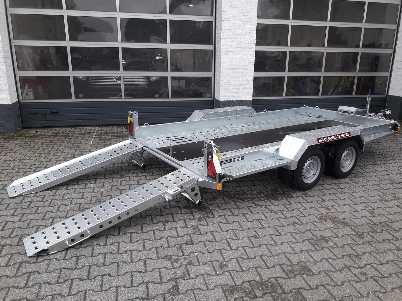 Brian James Digger Plant 543-3717-35-2 370x170cm 3500kg Rampen Reserverad 2736kg Nutzlast Aktion 24 - Τρέιλερ μεταφοράς μηχανημάτων: φωτογραφία 1 Brian James Digger Plant 543-3717-35-2 370x170cm 3500kg Rampen Reserverad 2736kg Nutzlast Aktion 24 - Τρέιλερ μεταφοράς μηχανημάτων: φωτογραφία 1