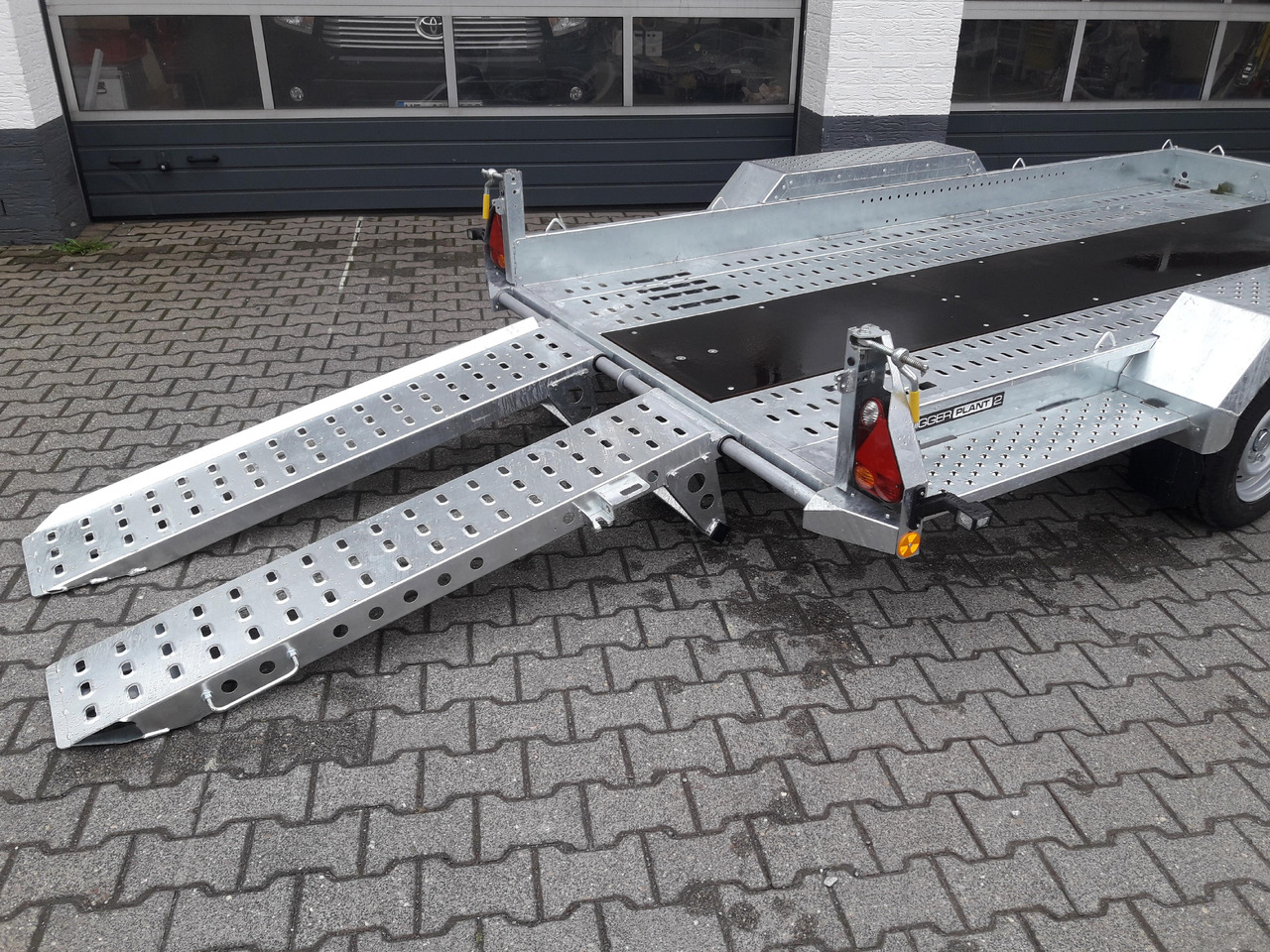 Brian James Digger Plant 543-3717-35-2 370x170cm 3500kg Rampen Reserverad 2736kg Nutzlast Aktion 24 - Τρέιλερ μεταφοράς μηχανημάτων: φωτογραφία 3 Brian James Digger Plant 543-3717-35-2 370x170cm 3500kg Rampen Reserverad 2736kg Nutzlast Aktion 24 - Τρέιλερ μεταφοράς μηχανημάτων: φωτογραφία 3