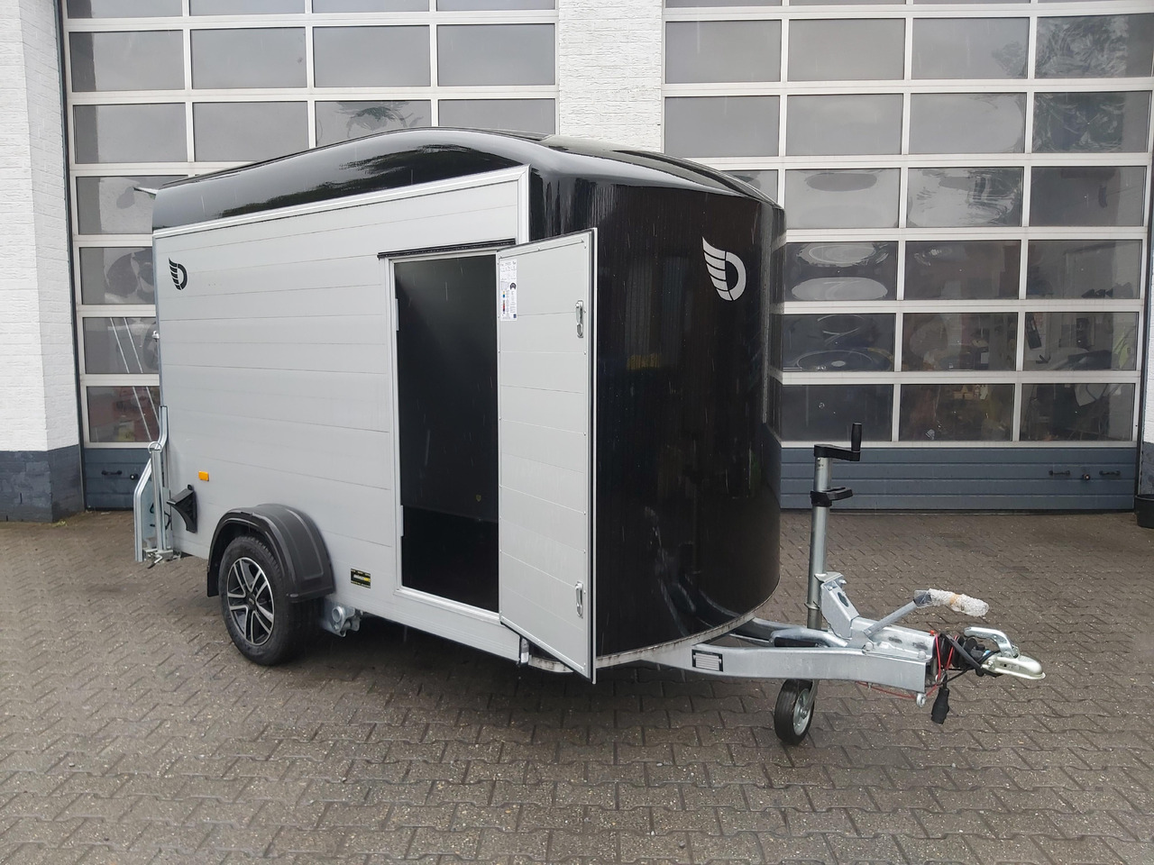 Cargo Roadster 300 300x150x184cm Alu Poly black Seitentür Alufelgen Pullman 100 km/H 1300kg - Ρυμούλκα κόφα: φωτογραφία 1 Cargo Roadster 300 300x150x184cm Alu Poly black Seitentür Alufelgen Pullman 100 km/H 1300kg - Ρυμούλκα κόφα: φωτογραφία 1