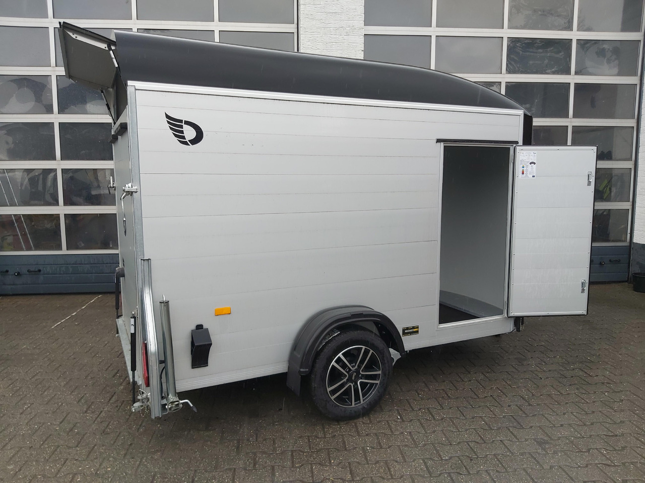 Cargo Roadster 300 300x150x184cm Alu Poly black Seitentür Alufelgen Pullman 100 km/H 1300kg - Ρυμούλκα κόφα: φωτογραφία 5 Cargo Roadster 300 300x150x184cm Alu Poly black Seitentür Alufelgen Pullman 100 km/H 1300kg - Ρυμούλκα κόφα: φωτογραφία 5