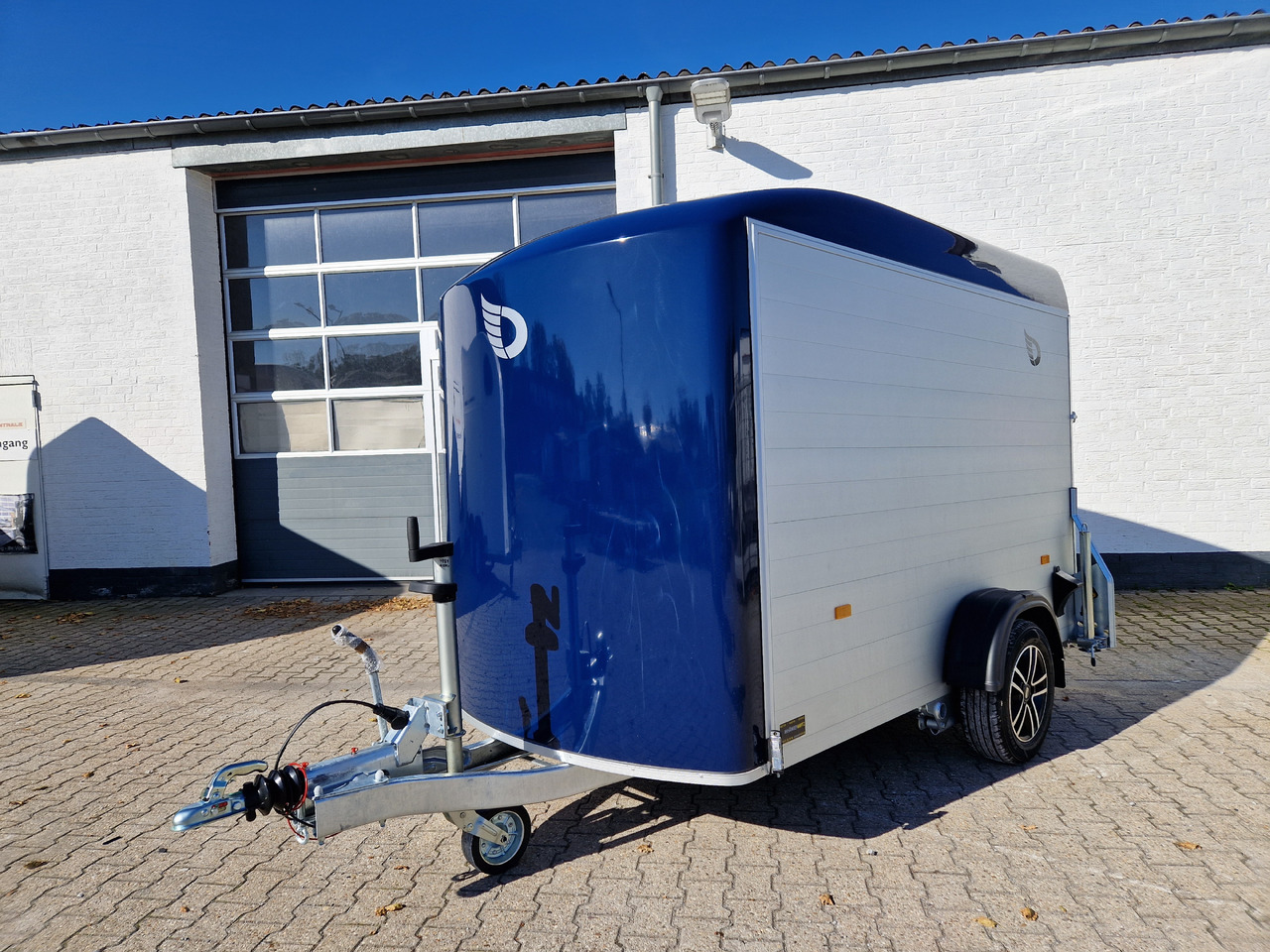 Ρυμούλκα κόφα Cargo Roadster 300 300x150x184cm Alu Poly royal blau Alufelgen darkline Pullman 1300kg 100km/H: φωτογραφία 12 Ρυμούλκα κόφα Cargo Roadster 300 300x150x184cm Alu Poly royal blau Alufelgen darkline Pullman 1300kg 100km/H: φωτογραφία 12