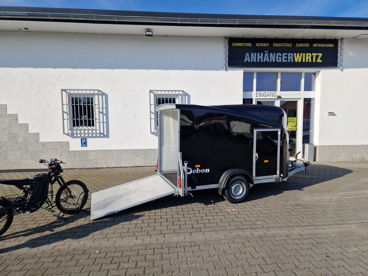 Debon Cargo 1300 300x152x168cm black Seitentür aerodynamik Pullman II 100km/H 1300kg Februar Aktion - Ρυμούλκα κόφα: φωτογραφία 3 Debon Cargo 1300 300x152x168cm black Seitentür aerodynamik Pullman II 100km/H 1300kg Februar Aktion - Ρυμούλκα κόφα: φωτογραφία 3