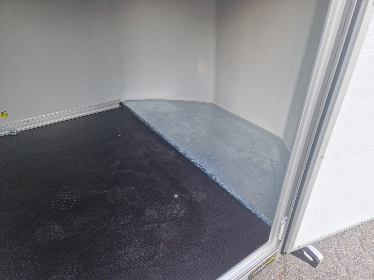 Debon Cargo 1300 300x152x168cm irongrey Seitentür Alufelgen 1300kg Pullman 100kmh Modell 2024 - Ρυμούλκα κόφα: φωτογραφία 4 Debon Cargo 1300 300x152x168cm irongrey Seitentür Alufelgen 1300kg Pullman 100kmh Modell 2024 - Ρυμούλκα κόφα: φωτογραφία 4