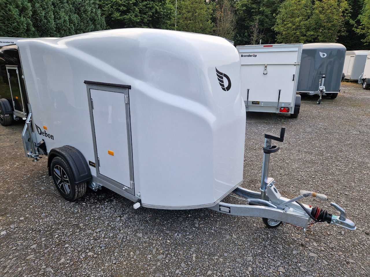 Debon Cargo 1300 300x152x168cm white Alufelgen Seitentür Pullman 100km/H 1300kg Modell 2024 - Ρυμούλκα κόφα: φωτογραφία 3 Debon Cargo 1300 300x152x168cm white Alufelgen Seitentür Pullman 100km/H 1300kg Modell 2024 - Ρυμούλκα κόφα: φωτογραφία 3