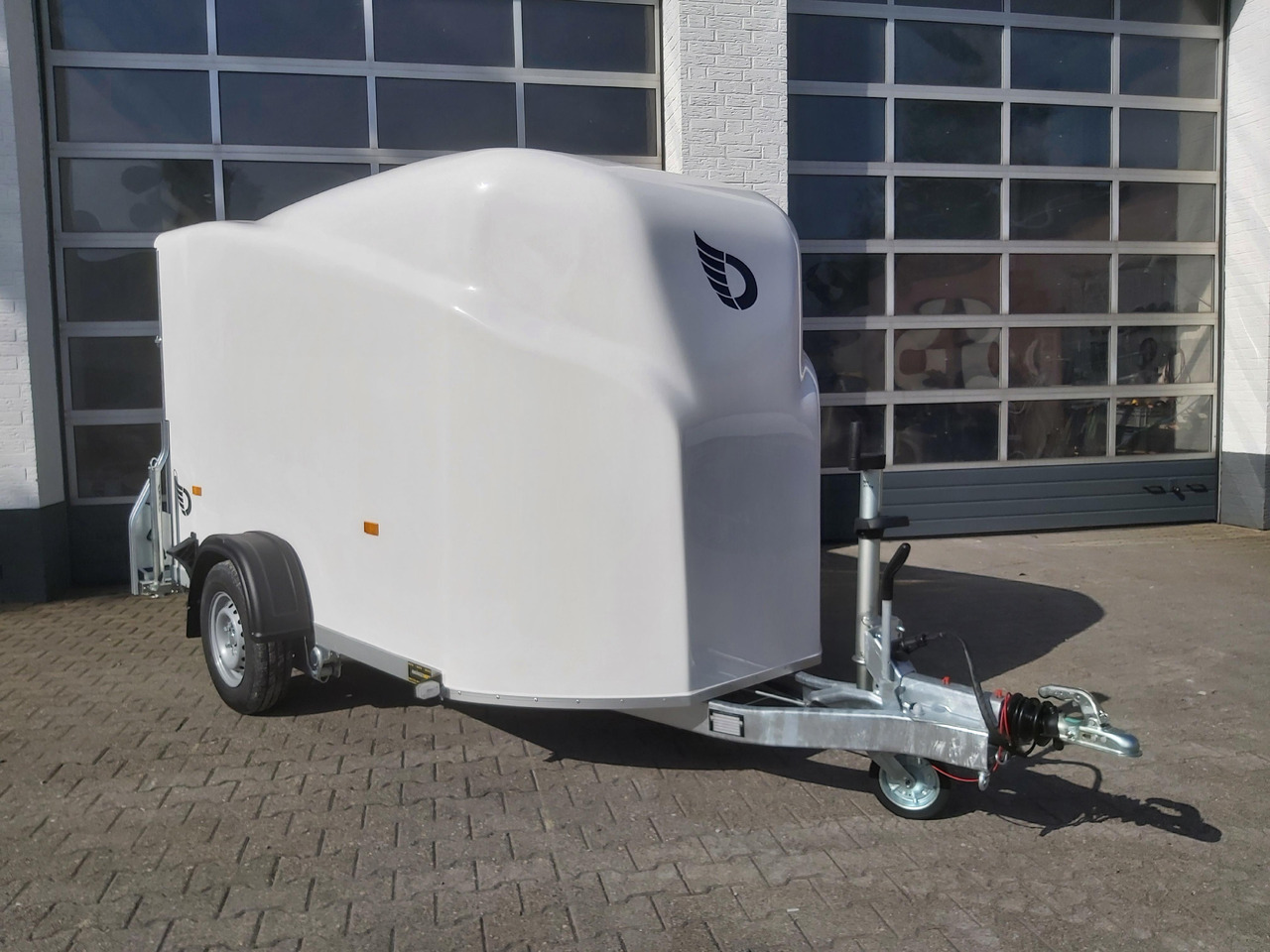 Debon Cargo 1300 300x152x168cm white Pullman II 1300kg 100km/H Modell 2024 - Ρυμούλκα κόφα: φωτογραφία 2 Debon Cargo 1300 300x152x168cm white Pullman II 1300kg 100km/H Modell 2024 - Ρυμούλκα κόφα: φωτογραφία 2