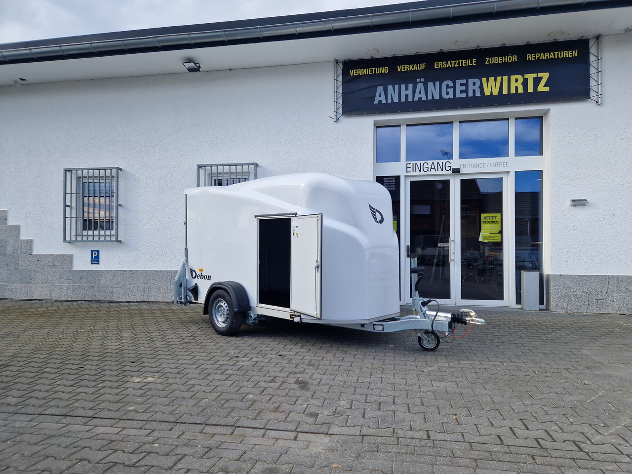 Debon Cargo 1300 300x152x168cm white Seitentür Pullman II 100km/H 1300kg Modell 2025 - Ρυμούλκα κόφα: φωτογραφία 3 Debon Cargo 1300 300x152x168cm white Seitentür Pullman II 100km/H 1300kg Modell 2025 - Ρυμούλκα κόφα: φωτογραφία 3