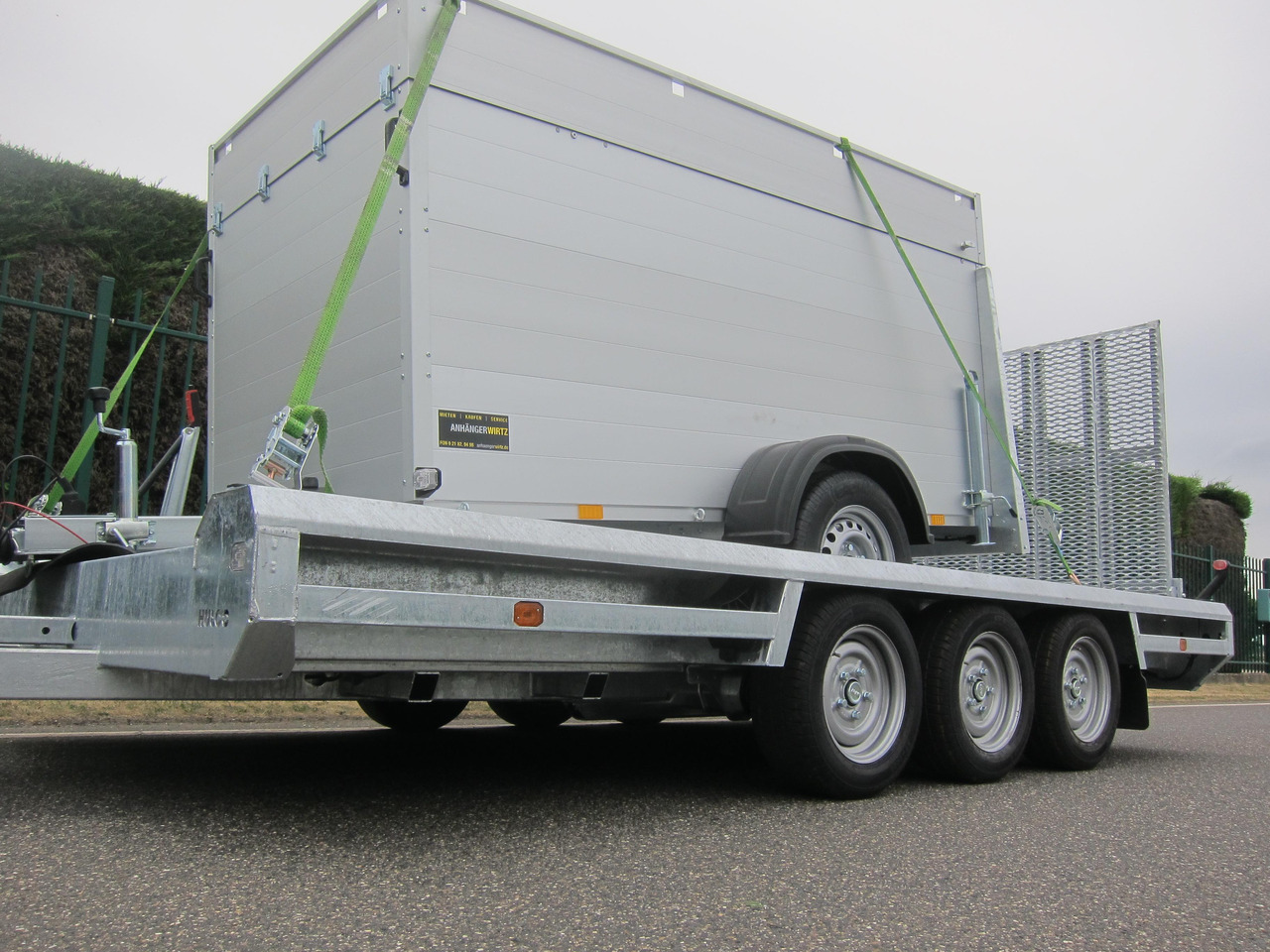 HULCO TERRAX Aluboden 394x180x27cm Heckrampe 150cm Tridem (XL) 3500kg - Τρέιλερ μεταφοράς μηχανημάτων: φωτογραφία 5 HULCO TERRAX Aluboden 394x180x27cm Heckrampe 150cm Tridem (XL) 3500kg - Τρέιλερ μεταφοράς μηχανημάτων: φωτογραφία 5