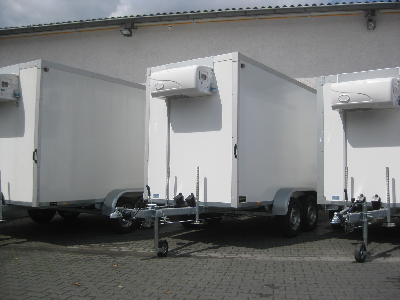 Kühlanhänger AZKF 2735/155 343x154x200cm GOVI Kühlaggregat 4 Iso 60 Frioliner Juli Aktion - Ρυμούλκα ψυγείο: φωτογραφία 2 Kühlanhänger AZKF 2735/155 343x154x200cm GOVI Kühlaggregat 4 Iso 60 Frioliner Juli Aktion - Ρυμούλκα ψυγείο: φωτογραφία 2