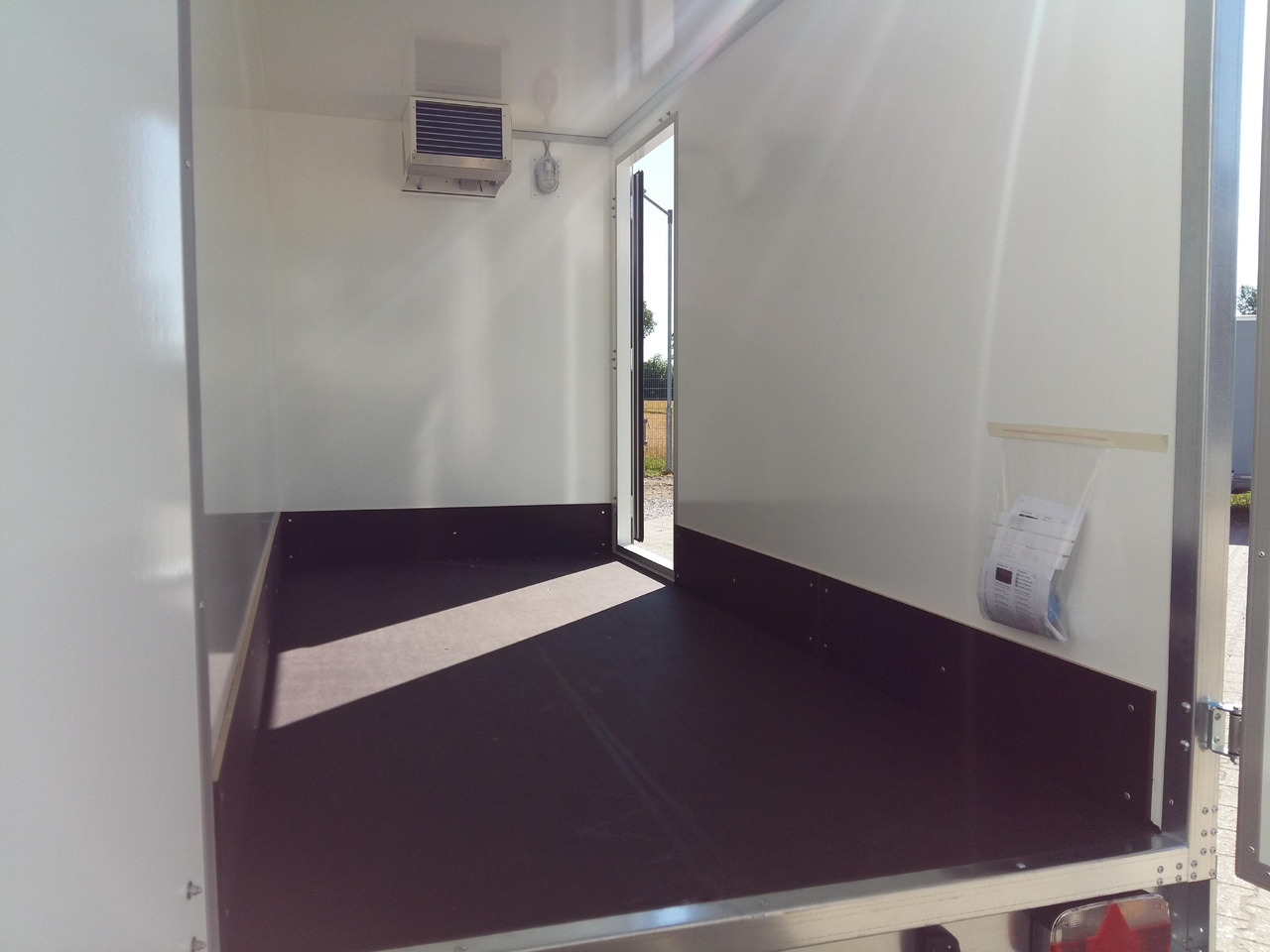 Kühlanhänger AZKF 2735/155 343x154x200cm +Seitentür Kälteanlage 4 Iso 60 Frioliner Aktion - Ρυμούλκα ψυγείο: φωτογραφία 4 Kühlanhänger AZKF 2735/155 343x154x200cm +Seitentür Kälteanlage 4 Iso 60 Frioliner Aktion - Ρυμούλκα ψυγείο: φωτογραφία 4