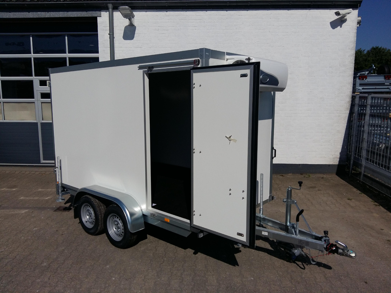 Kühlanhänger AZKF 2735/155 343x154x200cm +Seitentür Kälteanlage 4 Iso 60 Frioliner Aktion - Ρυμούλκα ψυγείο: φωτογραφία 2 Kühlanhänger AZKF 2735/155 343x154x200cm +Seitentür Kälteanlage 4 Iso 60 Frioliner Aktion - Ρυμούλκα ψυγείο: φωτογραφία 2