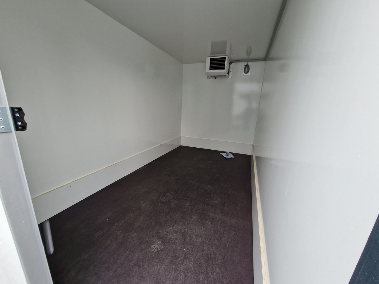 Kühlanhänger AZKF C 3535/180 343x178x200cm Cibin 230V Plus Kühlung 4 Stützen 3500kg - Ρυμούλκα ψυγείο: φωτογραφία 3 Kühlanhänger AZKF C 3535/180 343x178x200cm Cibin 230V Plus Kühlung 4 Stützen 3500kg - Ρυμούλκα ψυγείο: φωτογραφία 3