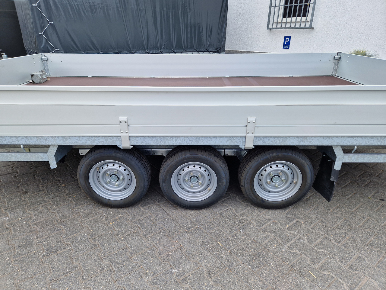 Τρέιλερ πλατφόρμα/ Καρότσα MEDAX - 3 3500 405x223x30cm Tridem 12" niedrig Fahrwerk (XL) 3500kg: φωτογραφία 7