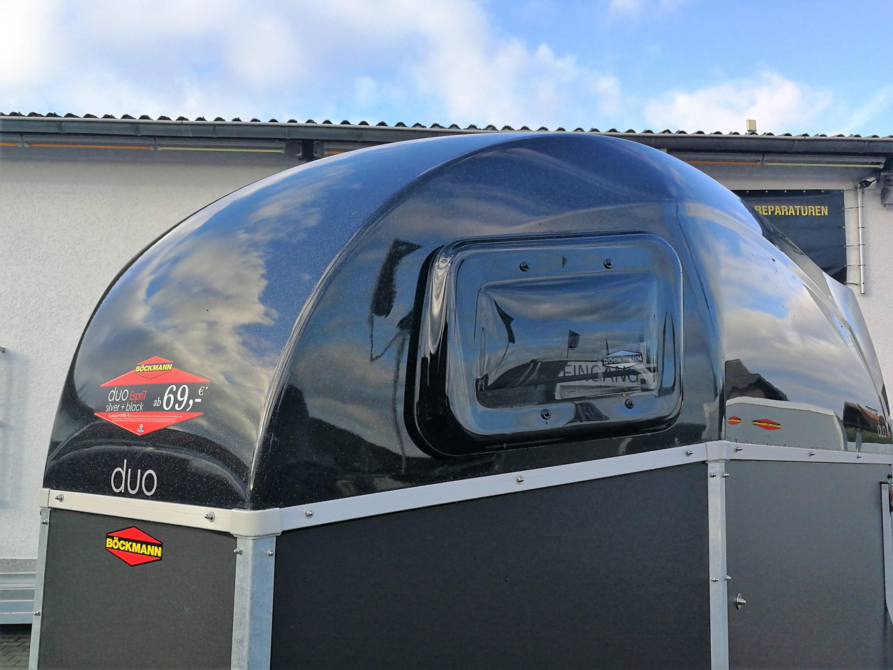 Pferdeanhänger Böckmann DUO Esprit silver black Haube schwarz 2400kg Modell 2024 - Τρέιλερ μεταφοράς αλόγων: φωτογραφία 4 Pferdeanhänger Böckmann DUO Esprit silver black Haube schwarz 2400kg Modell 2024 - Τρέιλερ μεταφοράς αλόγων: φωτογραφία 4