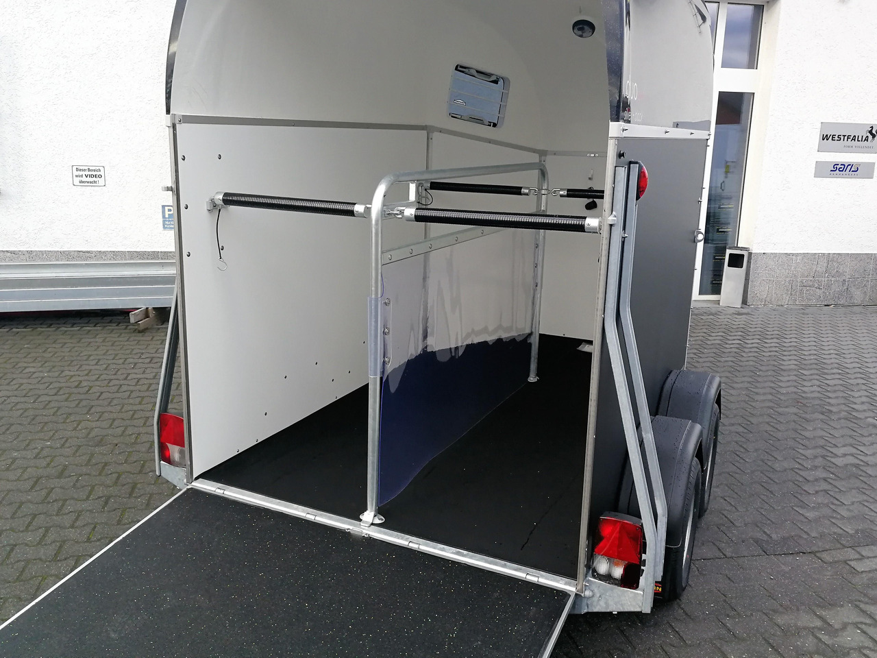 Τρέιλερ μεταφοράς αλόγων Pferdeanhänger Böckmann DUO Esprit silver black Haube schwarz 2400kg Modell 2024: φωτογραφία 8