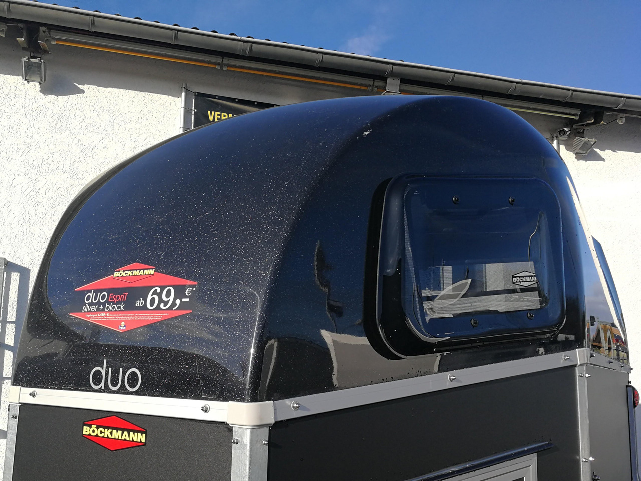 Pferdeanhänger Böckmann DUO Esprit silver black Sattelkammer Aluboden Trittschutz 2400kg 100 km/H - Τρέιλερ μεταφοράς αλόγων: φωτογραφία 4 Pferdeanhänger Böckmann DUO Esprit silver black Sattelkammer Aluboden Trittschutz 2400kg 100 km/H - Τρέιλερ μεταφοράς αλόγων: φωτογραφία 4