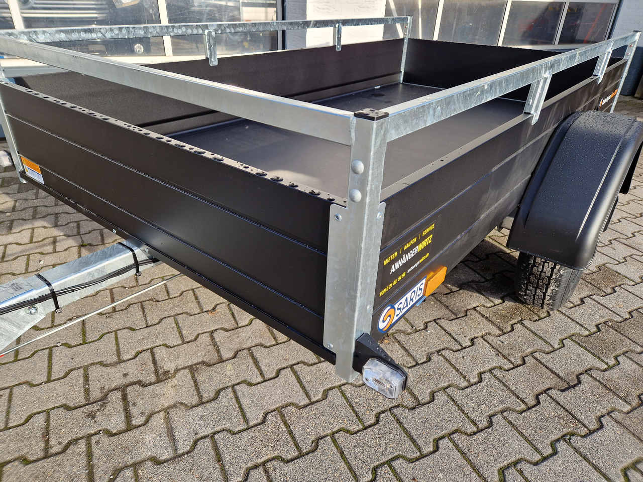 Saris Anhänger DV135 McAlu Pro MP 255x133x43cm blackline (S) 1350kg black deal Aktion - Ρυμούλκες αυτοκίνητο: φωτογραφία 2 Saris Anhänger DV135 McAlu Pro MP 255x133x43cm blackline (S) 1350kg black deal Aktion - Ρυμούλκες αυτοκίνητο: φωτογραφία 2