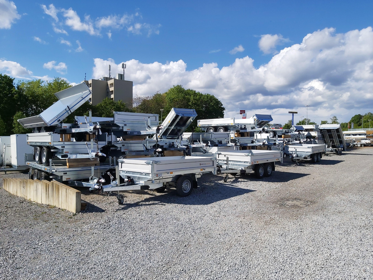 Saris Kipper K1 276 170 2700 2 276x170x30cm black Edition Handpumpe 13" 2700kg - Ρυμούλκα ανατρεπόμενο: φωτογραφία 3 Saris Kipper K1 276 170 2700 2 276x170x30cm black Edition Handpumpe 13" 2700kg - Ρυμούλκα ανατρεπόμενο: φωτογραφία 3