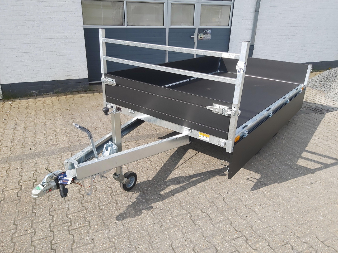 Saris PL306 170 2700 2 306x170x30cm black Edition LED Beleuchtung H Gestell 13" (M) 2700kg - Τρέιλερ πλατφόρμα/ Καρότσα: φωτογραφία 3 Saris PL306 170 2700 2 306x170x30cm black Edition LED Beleuchtung H Gestell 13" (M) 2700kg - Τρέιλερ πλατφόρμα/ Καρότσα: φωτογραφία 3