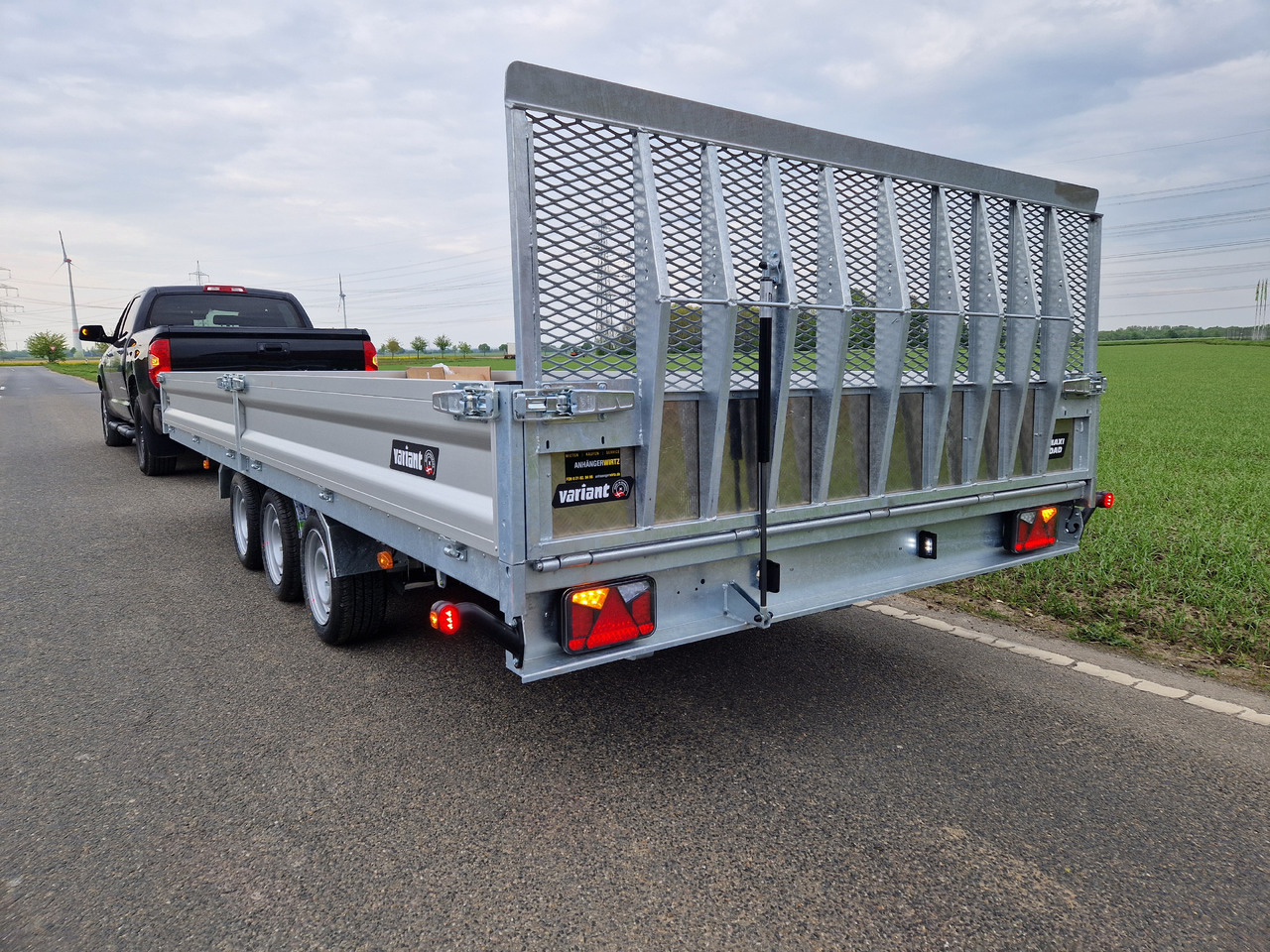 Variant Maschinentransporter 3553 UX Maxi Load LED Tridem Parabelfeder 3500kg Modell 2024 - Ρυμούλκα ανατρεπόμενο: φωτογραφία 3 Variant Maschinentransporter 3553 UX Maxi Load LED Tridem Parabelfeder 3500kg Modell 2024 - Ρυμούλκα ανατρεπόμενο: φωτογραφία 3