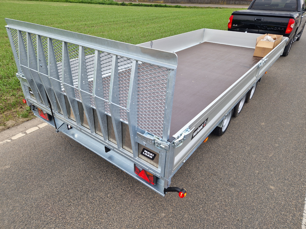 Variant Maschinentransporter 3553 UX Maxi Load LED Tridem Parabelfeder 3500kg Modell 2024 - Ρυμούλκα ανατρεπόμενο: φωτογραφία 5 Variant Maschinentransporter 3553 UX Maxi Load LED Tridem Parabelfeder 3500kg Modell 2024 - Ρυμούλκα ανατρεπόμενο: φωτογραφία 5