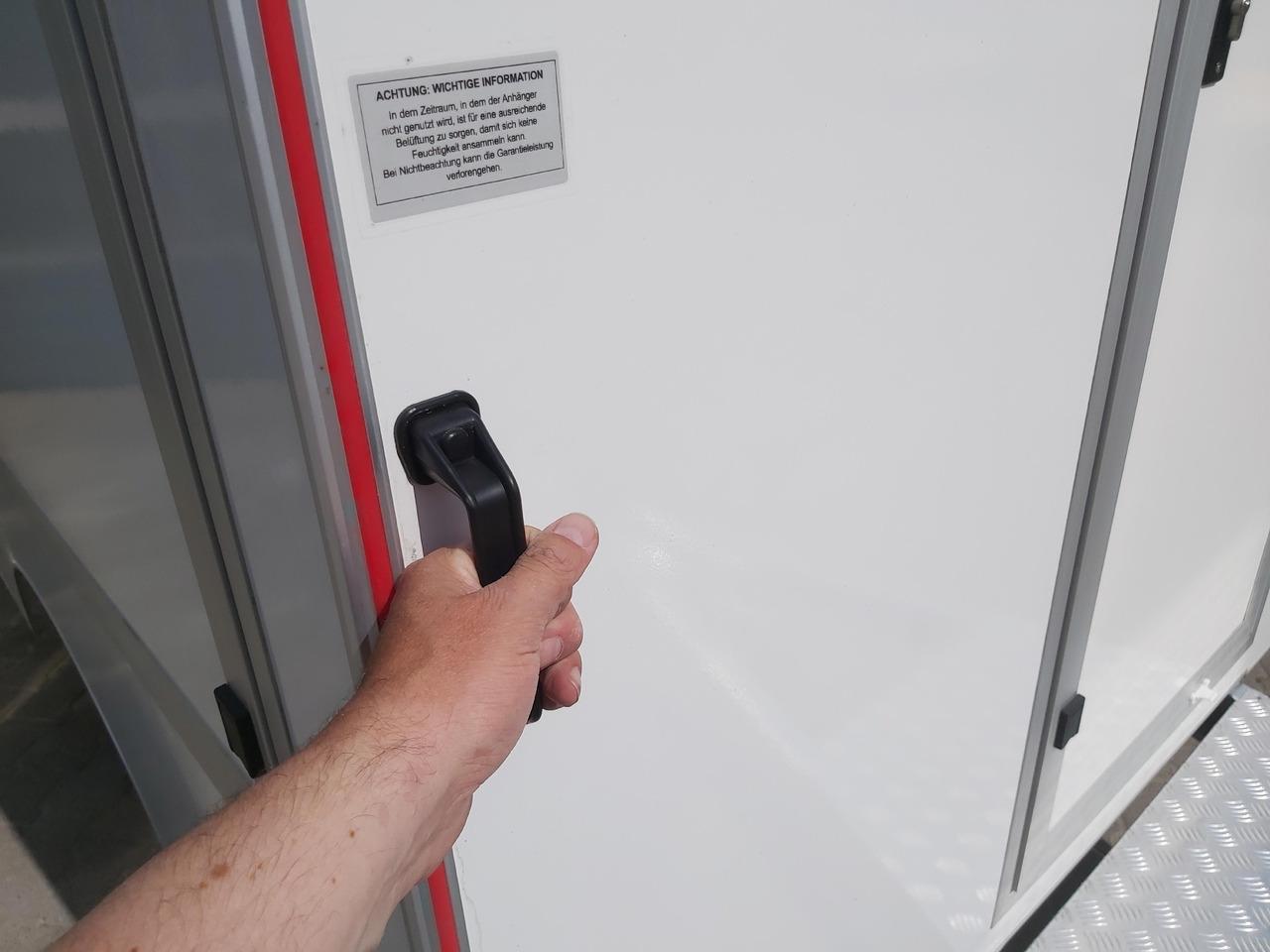 Ρυμουλκούμενη καντίνα Verkaufsanhänger VK 250 200 aero retro 250cm 1 Verkaufsklappe 230 Volt Licht (S) 1300kg Abverkauf: φωτογραφία 9 Ρυμουλκούμενη καντίνα Verkaufsanhänger VK 250 200 aero retro 250cm 1 Verkaufsklappe 230 Volt Licht (S) 1300kg Abverkauf: φωτογραφία 9