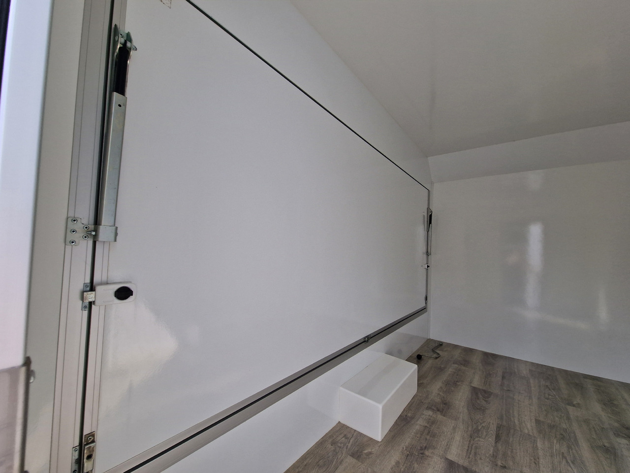 Ρυμουλκούμενη καντίνα Verkaufsanhänger VK 360 200 aero retro 360cm 1 Verkaufsklappe 1300kg Winter AKTION: φωτογραφία 10