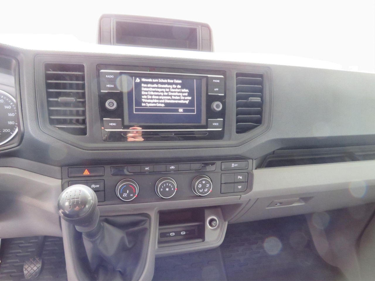 VOLKSWAGEN Crafter 35 L3H3 Kasten Euro6 Klima ZV - Βαν: φωτογραφία 3 VOLKSWAGEN Crafter 35 L3H3 Kasten Euro6 Klima ZV - Βαν: φωτογραφία 3