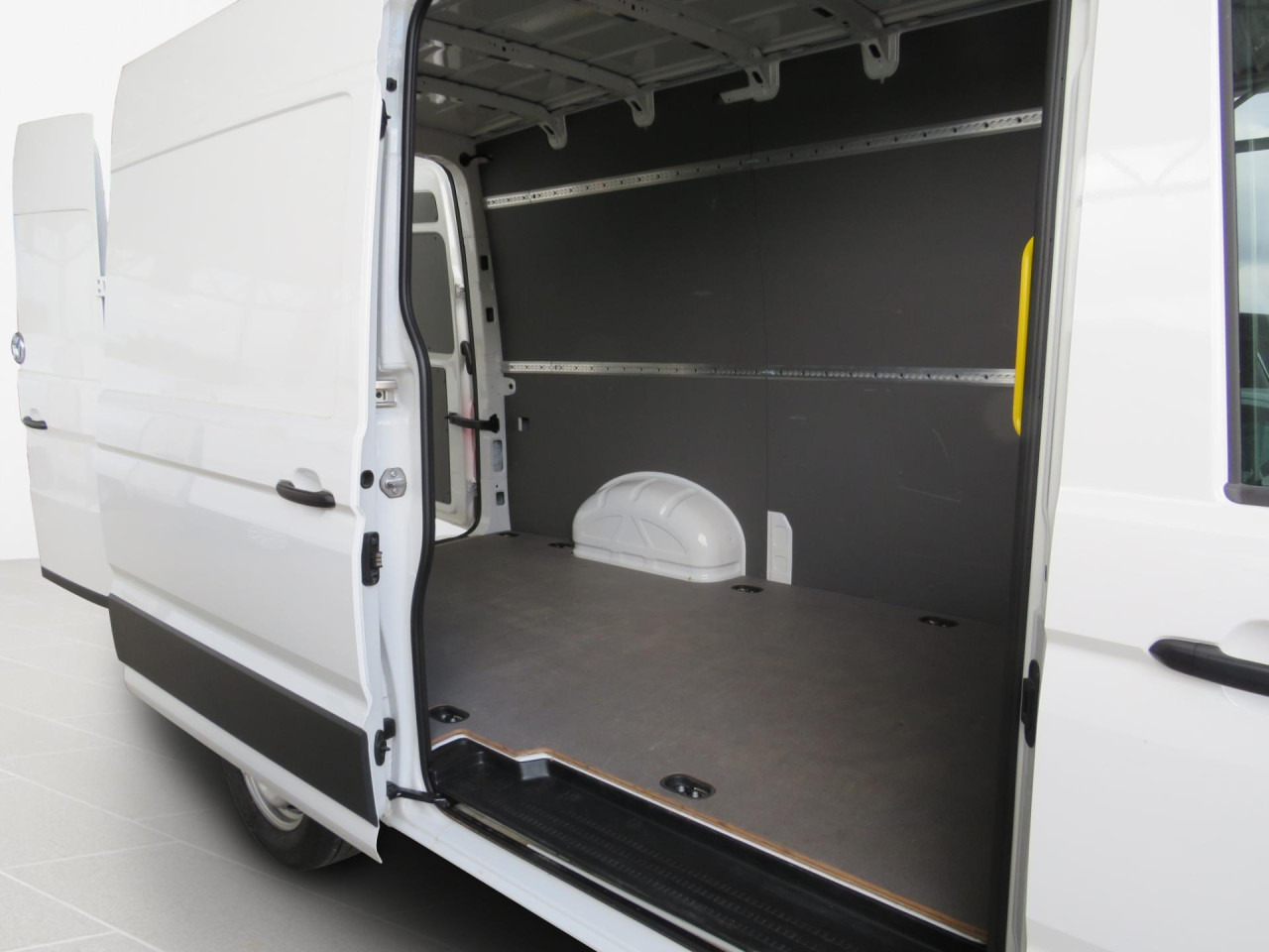 VOLKSWAGEN Crafter 35 L3H3 Kasten Klima ZV - Βαν: φωτογραφία 4 VOLKSWAGEN Crafter 35 L3H3 Kasten Klima ZV - Βαν: φωτογραφία 4