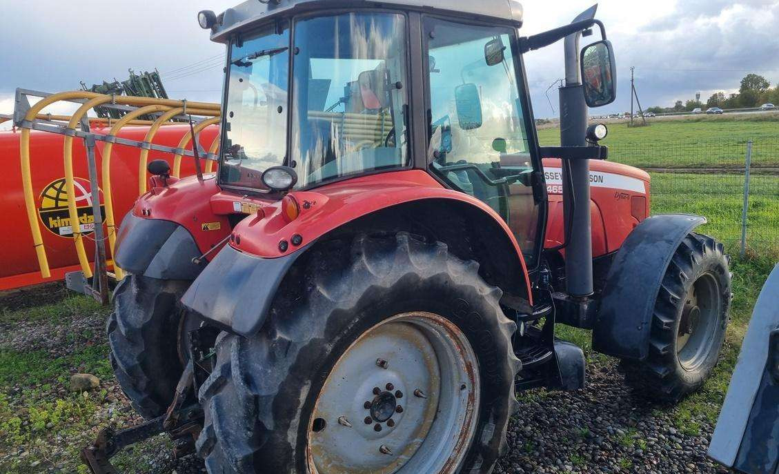 Massey Ferguson 6465 Dyna 6 - Τρακτέρ: φωτογραφία 5 Massey Ferguson 6465 Dyna 6 - Τρακτέρ: φωτογραφία 5