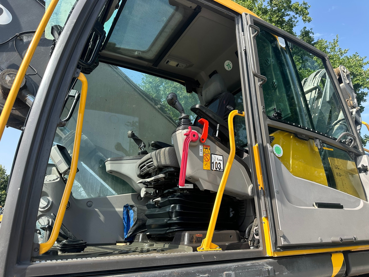 VOLVO EW210D Greifer - Εκσκαφέας: φωτογραφία 2 VOLVO EW210D Greifer - Εκσκαφέας: φωτογραφία 2