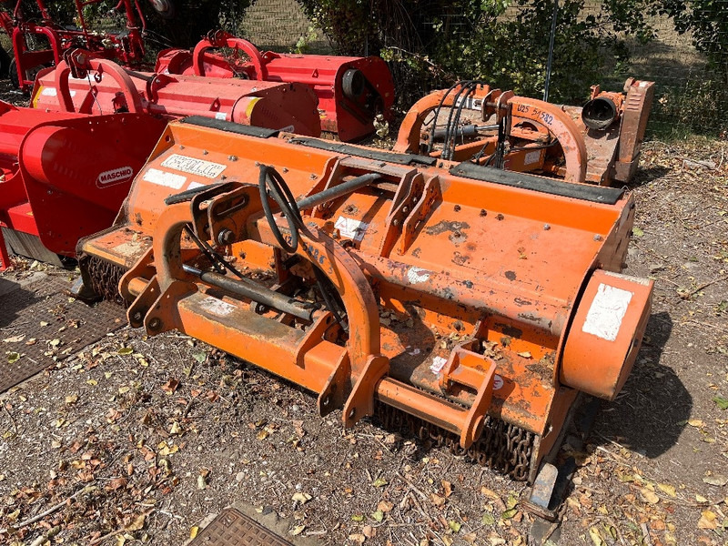 Falc AGILA 2300 - Καταστροφέας με σφυριά: φωτογραφία 2 Falc AGILA 2300 - Καταστροφέας με σφυριά: φωτογραφία 2