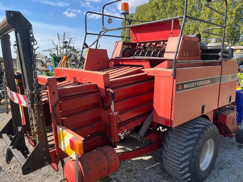 Massey Ferguson 187 - Χορτοδετική μηχανή τετράγωνες μπάλες: φωτογραφία 4 Massey Ferguson 187 - Χορτοδετική μηχανή τετράγωνες μπάλες: φωτογραφία 4