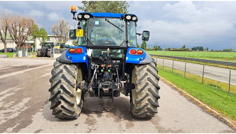 New Holland T 4.105 - Τρακτέρ: φωτογραφία 4 New Holland T 4.105 - Τρακτέρ: φωτογραφία 4