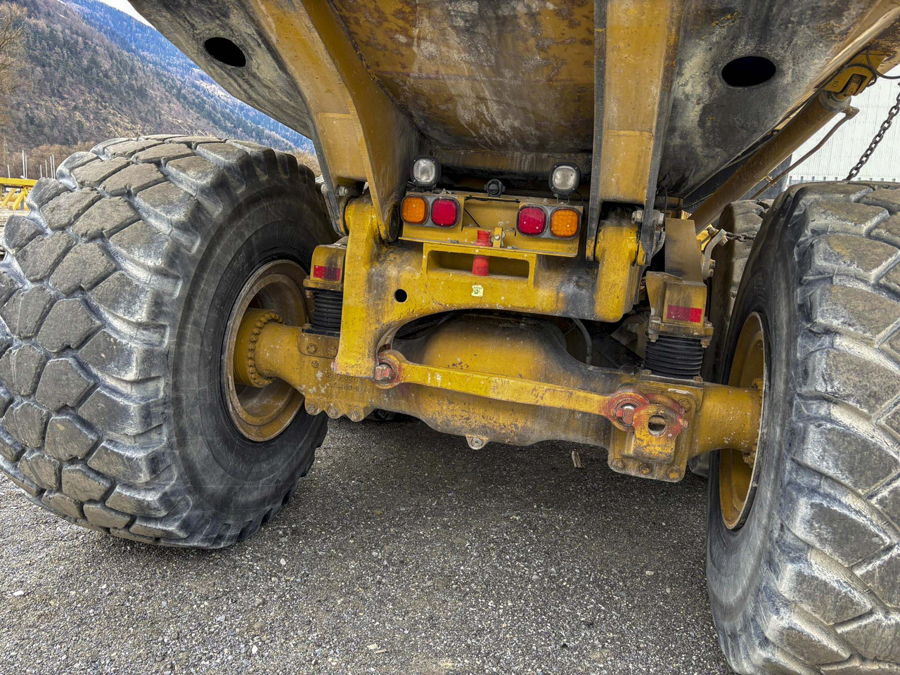 CATERPILLAR 740 - Αρθρωτό φορτηγό: φωτογραφία 5 CATERPILLAR 740 - Αρθρωτό φορτηγό: φωτογραφία 5