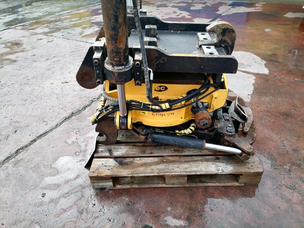 Engcon EC30 Volvo S2 - Σύστημα tiltrotator: φωτογραφία 2 Engcon EC30 Volvo S2 - Σύστημα tiltrotator: φωτογραφία 2