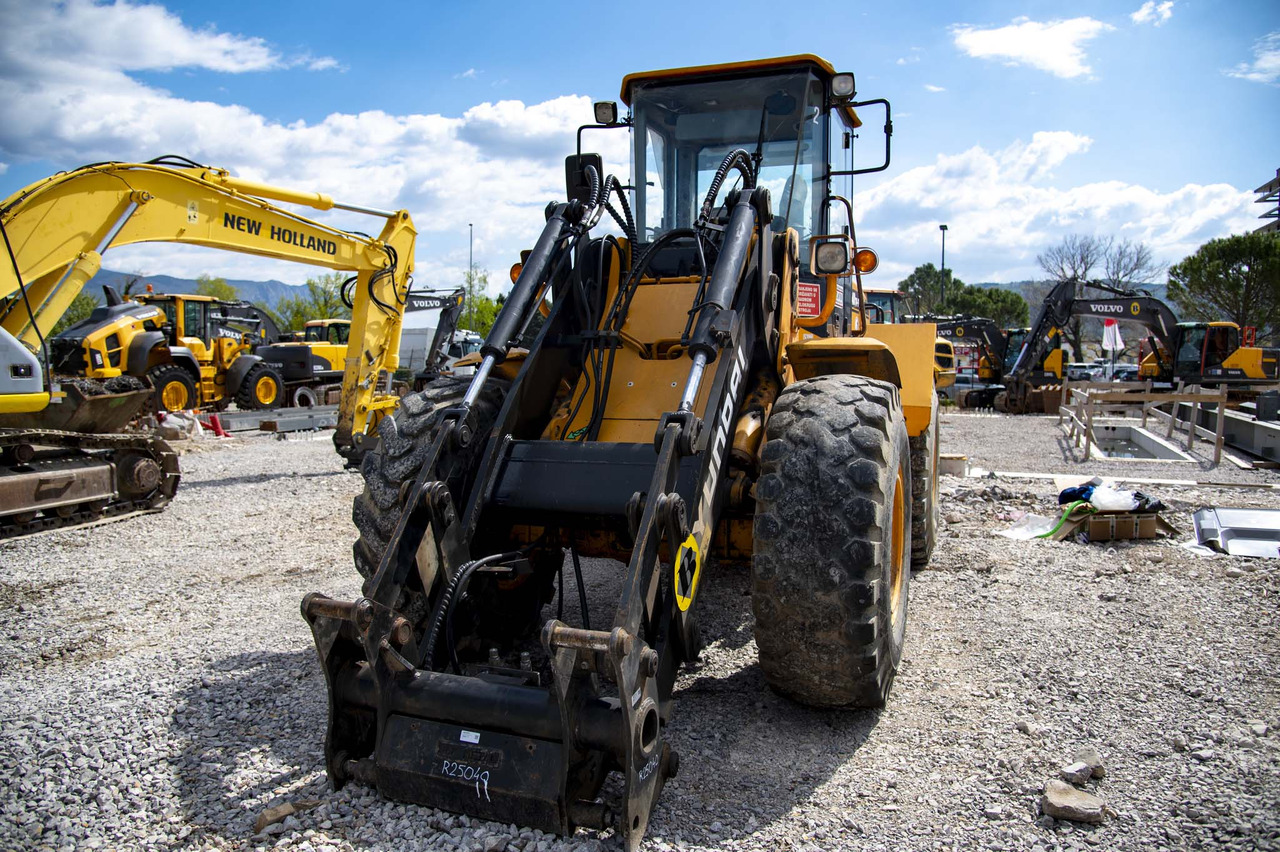 Ελαστιχοφόρος φορτωτής HYUNDAI HL740TM-7 for parts: φωτογραφία 11