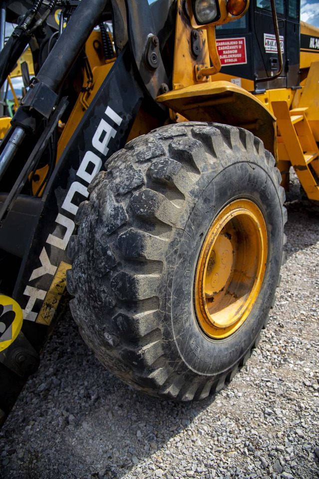 Ελαστιχοφόρος φορτωτής HYUNDAI HL740TM-7 for parts: φωτογραφία 24